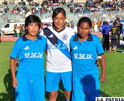 Hoy se define si las orureñas Natalia Quiroga, Sarai Mamani y 
Mayda García se quedan en la selección