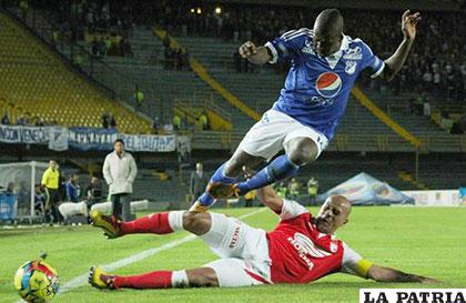 La acción del partido que se disputó ayer en Bogotá