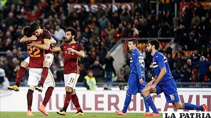 El festejo de los de la Roma por el triunfo ante Sampdoria