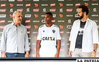 Robinho fue presentando en el Atlético Mineiro
