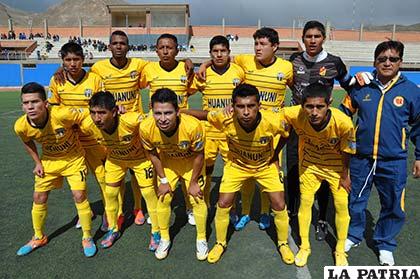El plantel de EM Huanuni con la ilusión de comenzar ganando esta fase