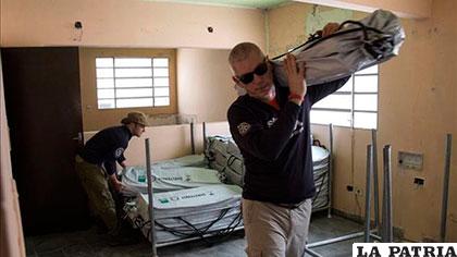 Las carpas impermeables fueron entregadas a los desplazados por las inundaciones en Paraguay