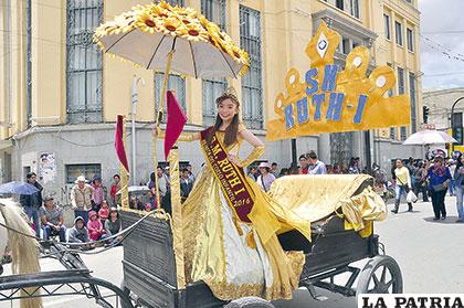 La reinita del Corso, Ruth Miranda Álvarez, ingresó en una carreta
