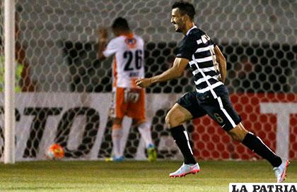Luca festeja el gol que les dio la victoria a los brasileños 