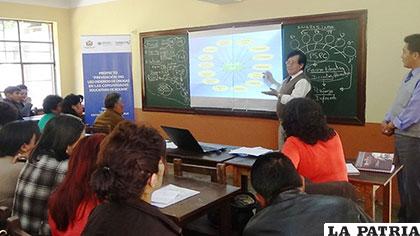 Unodc realizó talleres de capacitación para directores y profesores /erbol.com.bo