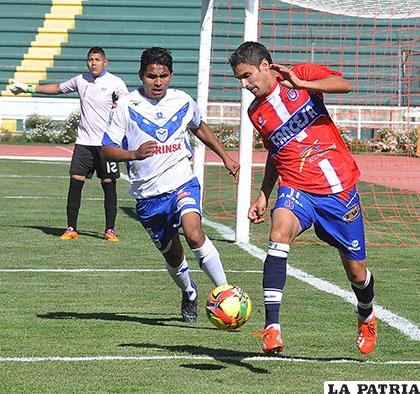 La última vez que jugaron en Sucre, venció Universitario 1-0 el 21/11/2015 /APG