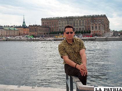 Javier Claure Covarrubias, escritor boliviano radicado en Suecia