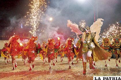 El Arcángel Miguel comandando el bloque de diablesas