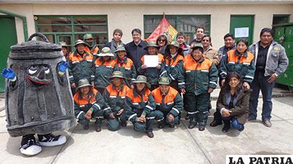 Trabajadores de EMAO y ejecutivos