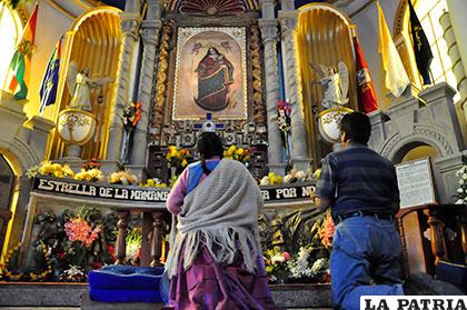 Católicos pidieron la bendición de la Virgen de la Candelaria