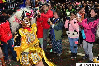 Turistas disfrutan del Carnaval de Oruro /Archivo