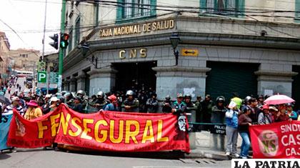 Hoy la CNS atenderá a los asegurados, esperando la convocatoria al diálogo /ANF