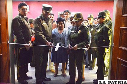 La inauguración simbólica de la refacción del Comando Departamental de Policía