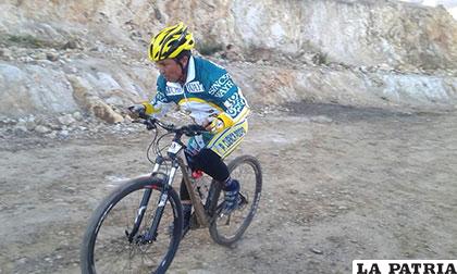 Cristóbal Bustos en plena competencia, fue el ganador de la prueba