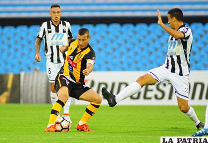 En el partido de ida jugado en el Centenario de Montevideo, ganaron los 