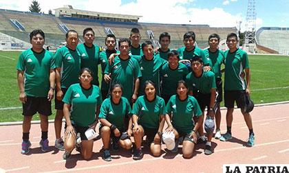 Integrantes del Colegio de Árbitros de Fútbol de Oruro