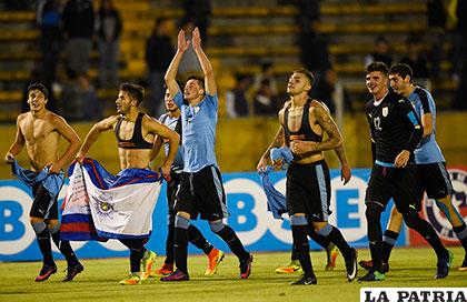 La celebración de los uruguayos por la obtención del título /conmebol.com