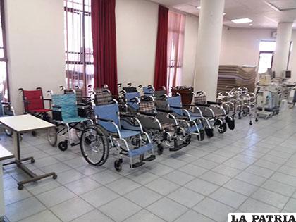 Algunas de las sillas de ruedas donadas por la japonesa TAU Corporation