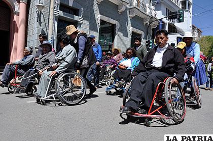 Personas con discapacidad en una de sus tantas protestas /Archivo