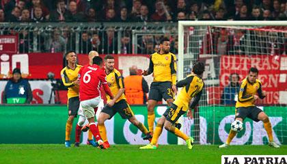 El jugador del Bayern Munich, Thiago Alcántara, marca el cuarto gol /diariodenavarra.es