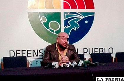 Defensor en conferencia de prensa  pide que retorne la paz en Achacachi /APG