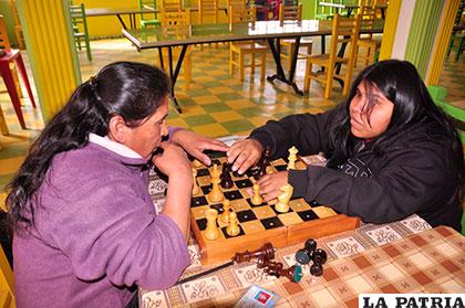 La disciplina de ajedrez es una de las actividades en el deporte para ciegos