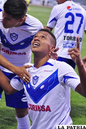 Reinoso anotó su primer gol con la casaca 