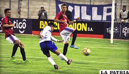 La acción en la cual Luis Alí conecta el remate para anotar el segundo gol de San José