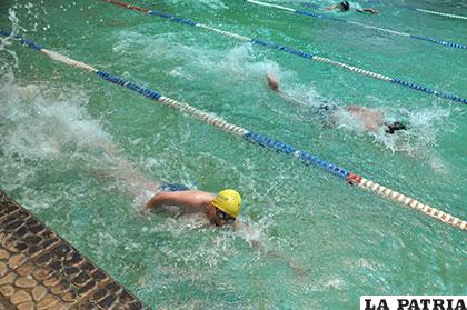 Los nadadores orureños pretenden participar en todas las pruebas nacionales