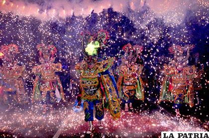 El Carnaval de Oruro por sí solo muestra su grandeza y atrae a propios y extraños