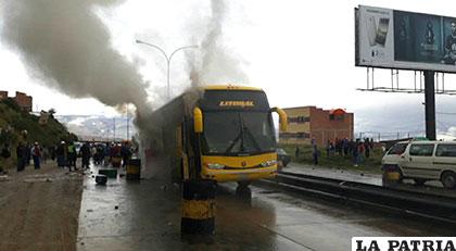 Los daños materiales en el bus fueron de consideración /FIDES