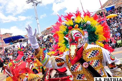 Al margen de lo grandioso del Carnaval a cargo de los danzarines, se evidenciaron problemas en la organización