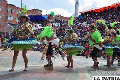 Descalzas hacen gala de su coreografía