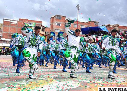 Caporales San Simón se robaron los aplausos del público antes de culminar su recorrido