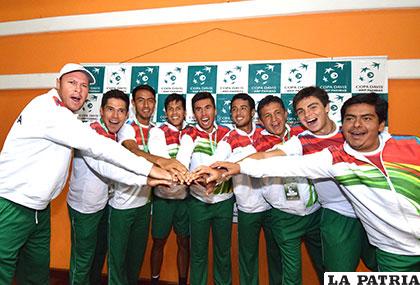 Integrantes de la selección boliviana que disputarán la Copa Davis /APG