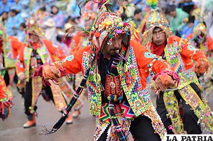 La danza del Tinku representa la pelea o encuentro entre poblaciones del Norte potosino
