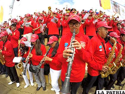 Diversidad de instrumentos en el Festival de Bandas 2018