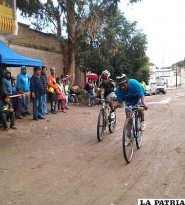 Durante la competencia realizada en Machacamarca