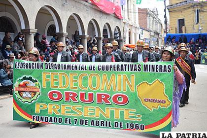 Dos mujeres mineras encabezan la delegación de Fedecomin