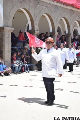 Un médico que se siente orgulloso de ser orureño