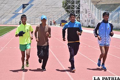 Atletas orureños que hoy participarán en el tercer torneo selectivo