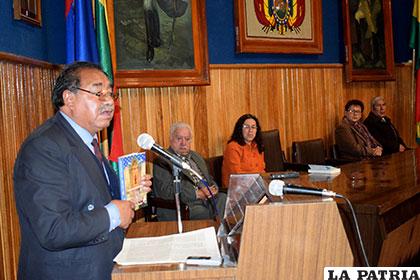 Antonio Revollo es un reconocido literato de Oruro