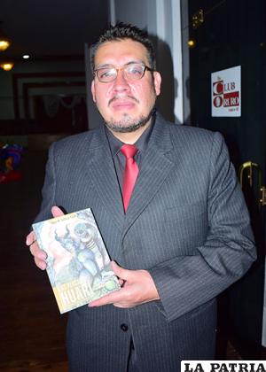 Edgar Sandoval presentó su nueva producción literaria