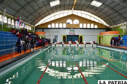 La piscina de Capachos reúne condiciones para albergar un torneo nacional