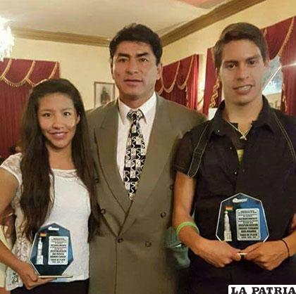 Aramayo y Nava, fueron reconocidos como los mejores de la natación el 2016