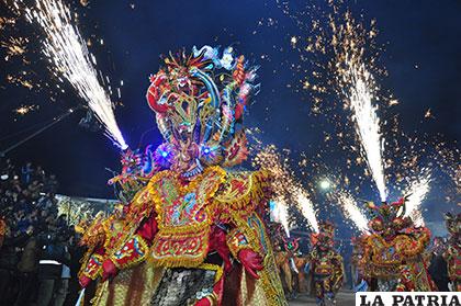 La Diablada Artística Urus es esperada por mucha gente
