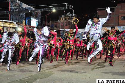 San Simón tiene gran cantidad de danzarines