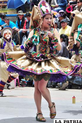 Danza que representa al arreo de las llamas