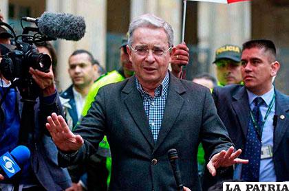 El ex presidente y senador colombiano Álvaro Uribe Vélez