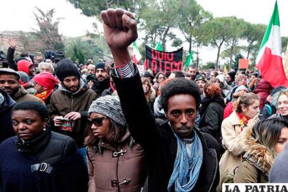 Miles de italianos se manifestaron en Macerata contra el racismo y el fascismo
